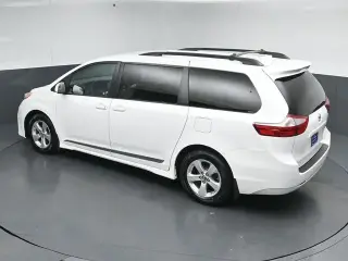 Toyota Sienna 2018 LE 7-Pasajeros Asiento Automático 4p Minivan