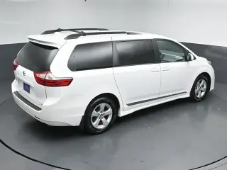 Toyota Sienna 2018 LE 7-Pasajeros Asiento Automático 4p Minivan