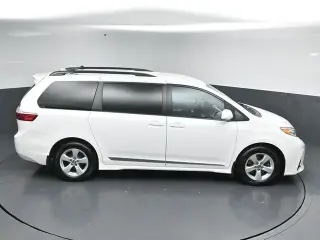 Toyota Sienna 2018 LE 7-Pasajeros Asiento Automático 4p Minivan
