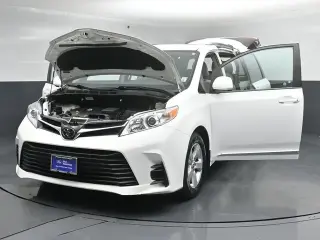 Toyota Sienna 2018 LE 7-Pasajeros Asiento Automático 4p Minivan