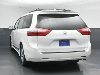 Toyota Sienna 2018 LE 7-Pasajeros Asiento Automático 4p Minivan