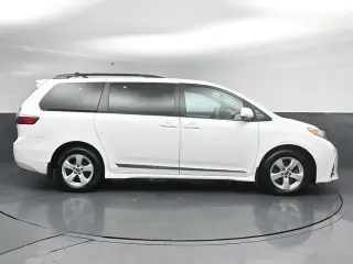 Toyota Sienna 2018 LE 7-Pasajeros Asiento Automático 4p Minivan