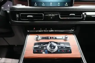SUV de 4 puertas Lincoln Aviator 2021 AWD Reserve