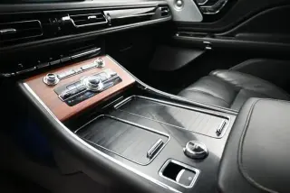 SUV de 4 puertas Lincoln Aviator 2021 AWD Reserve
