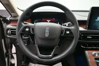 SUV de 4 puertas Lincoln Aviator 2021 AWD Reserve
