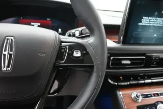 SUV de 4 puertas Lincoln Aviator 2021 AWD Reserve