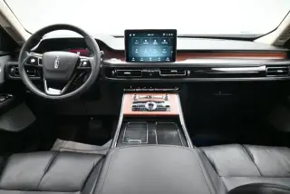 SUV de 4 puertas Lincoln Aviator 2021 AWD Reserve