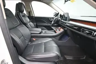 SUV de 4 puertas Lincoln Aviator 2021 AWD Reserve