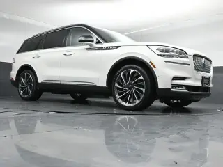 SUV de 4 puertas Lincoln Aviator 2021 AWD Reserve