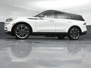 SUV de 4 puertas Lincoln Aviator 2021 AWD Reserve