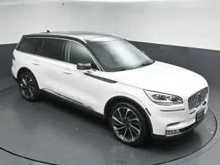 SUV de 4 puertas Lincoln Aviator 2021 AWD Reserve