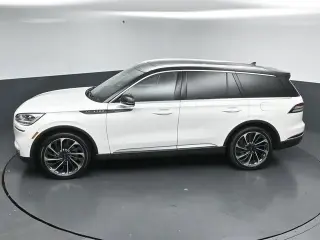 SUV de 4 puertas Lincoln Aviator 2021 AWD Reserve