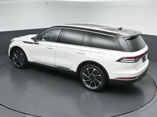 SUV de 4 puertas Lincoln Aviator 2021 AWD Reserve