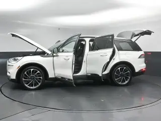 SUV de 4 puertas Lincoln Aviator 2021 AWD Reserve