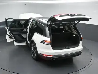 SUV de 4 puertas Lincoln Aviator 2021 AWD Reserve