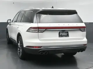 SUV de 4 puertas Lincoln Aviator 2021 AWD Reserve