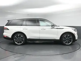SUV de 4 puertas Lincoln Aviator 2021 AWD Reserve
