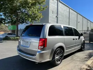 Grand Caravan 2017 --- Minivan