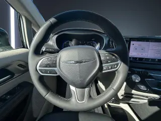 Chrysler Pacifica 2024 Touring L 4dr Minivan