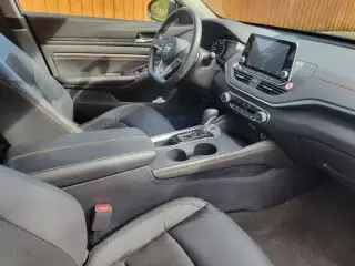 2022 Nissan Altima SR