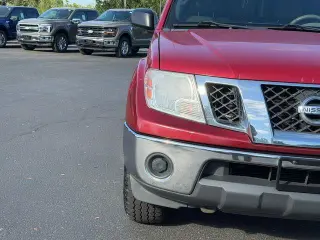Nissan Frontier 2009 4x4 LE King Cab 4dr 5A