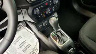 Jeep Renegade 2023 4x4 Altitude 4dr SUV