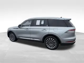 Lincoln Aviator 2023 AWD Estándar 4 puertas SUV
