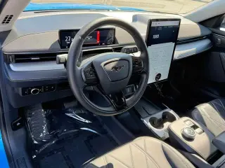 Ford Mustang Mach-E 2023 Select 4dr SUV