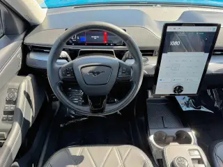 Ford Mustang Mach-E 2023 Select 4dr SUV