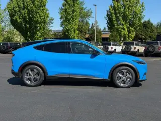 Ford Mustang Mach-E 2023 Select 4dr SUV