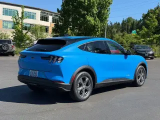 Ford Mustang Mach-E 2023 Select 4dr SUV