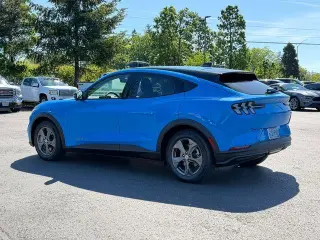 Ford Mustang Mach-E 2023 Select 4dr SUV