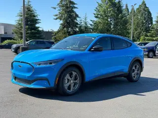 Ford Mustang Mach-E 2023 Select 4dr SUV