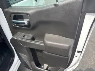 Chevrolet Silverado 1500 2022 4x4 Camión de Trabajo 4 puertas Cabina Doble 6.6 ft. SB