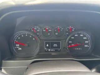 Chevrolet Silverado 1500 2022 4x4 Camión de Trabajo 4 puertas Cabina Doble 6.6 ft. SB