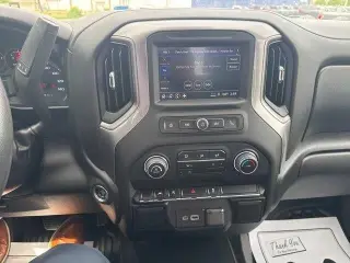 Chevrolet Silverado 1500 2022 4x4 Camión de Trabajo 4 puertas Cabina Doble 6.6 ft. SB