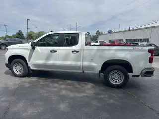 Chevrolet Silverado 1500 2022 4x4 Camión de Trabajo 4 puertas Cabina Doble 6.6 ft. SB