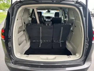 Chrysler Pacifica 2023 Touring L 4p Minivan