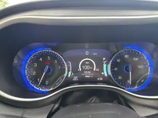 Chrysler Pacifica 2023 Touring L 4p Minivan