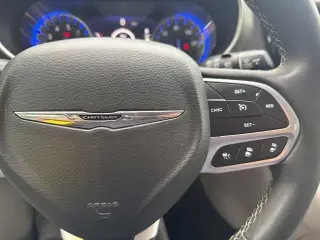 Chrysler Pacifica 2023 Touring L 4p Minivan