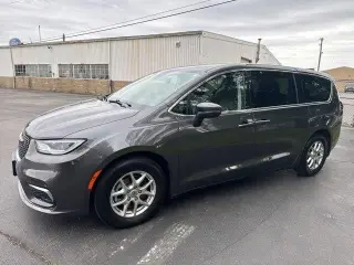 Chrysler Pacifica 2023 Touring L 4p Minivan