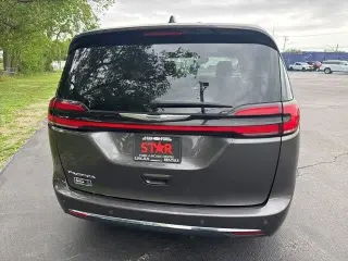 Chrysler Pacifica 2023 Touring L 4p Minivan