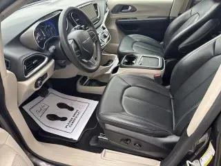 Chrysler Pacifica 2023 Touring L 4p Minivan