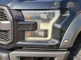 Ford F-150 2017 4x4 Raptor 4dr SuperCrew 5.5 ft. SB