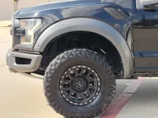 Ford F-150 2017 4x4 Raptor 4dr SuperCrew 5.5 ft. SB
