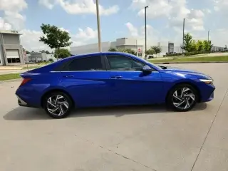 Hyundai ELANTRA 2025 Limited 4dr Sedan