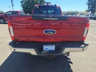 Ford F-250 Super Duty 2017 4x4 Lariat 4dr Crew Cab 6.8 ft. SB Pickup