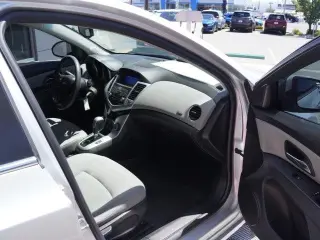 Chevrolet Cruze 2015 1LT Auto 4dr Sedan w/1SD