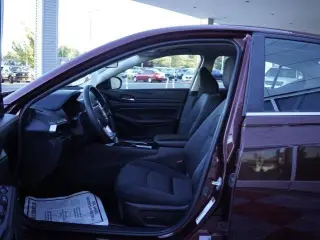 Nissan Altima 2024 2.5 SV 4dr Sedan