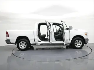 Ram 1500 2022 4x4 Big Horn 4dr Crew Cab 5.6 ft. SB Pickup